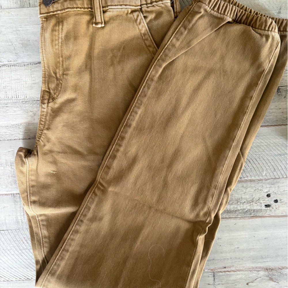 New with tags
Gap boy cargo jogger pants
Size 14 Regular